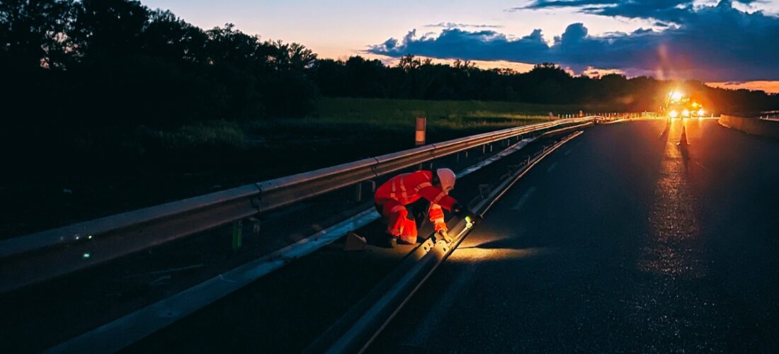 Homme de terrain sur la déviation de Bonpas