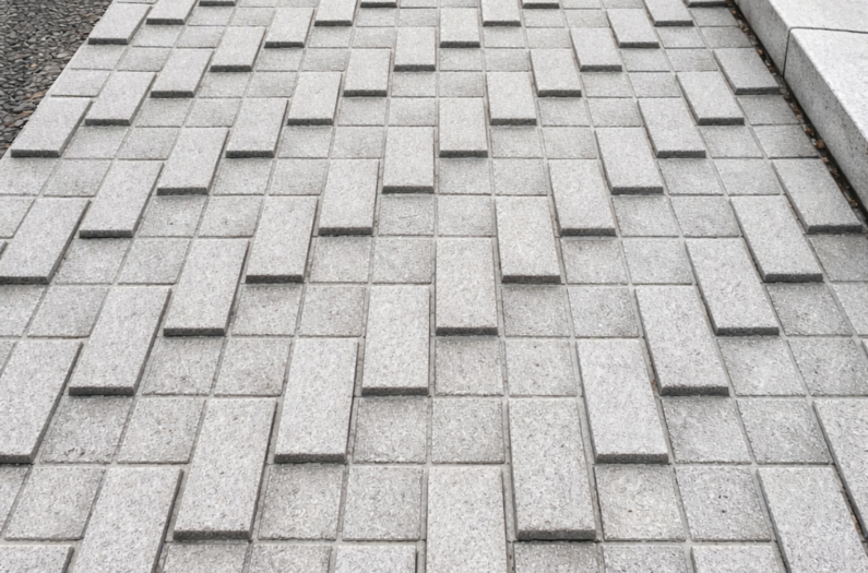 COM_FBLK_Pavés vibreurs (1)